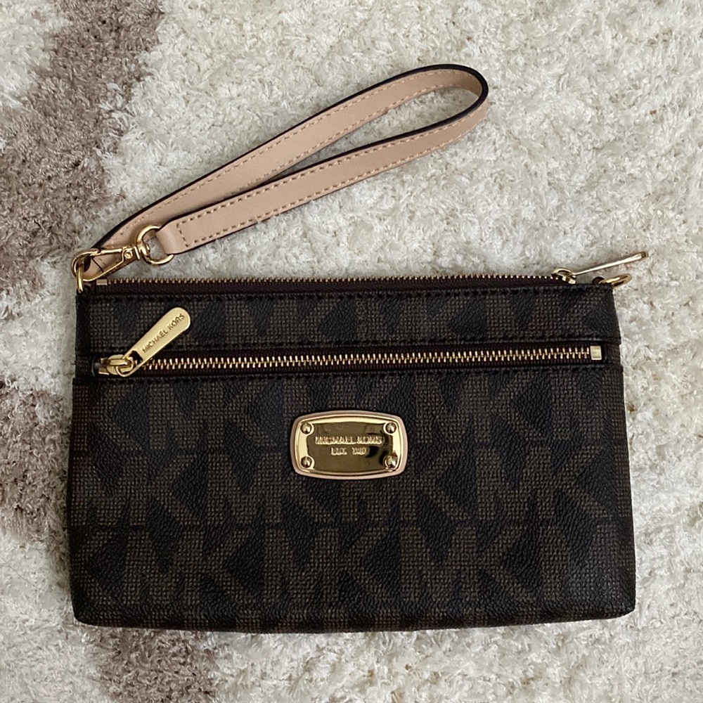 Michael Kors wristlet